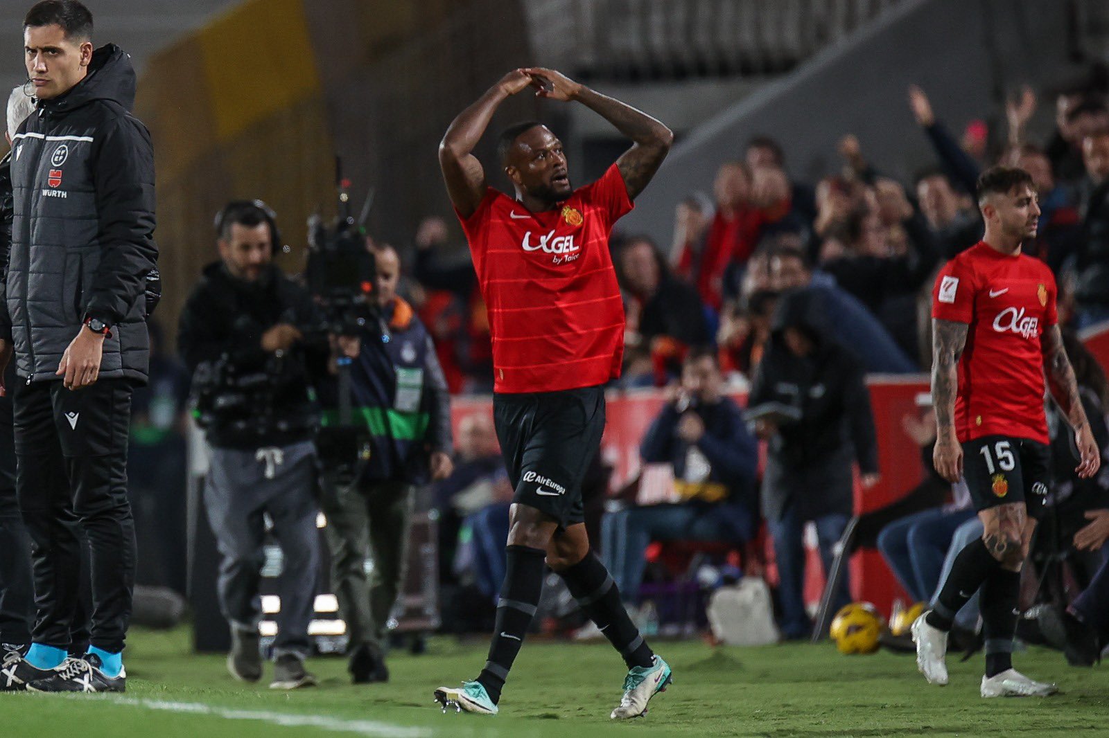 O Sevilla conseguiu a proeza de perder do Mallorca e Diego Alonso deve pagar o pato