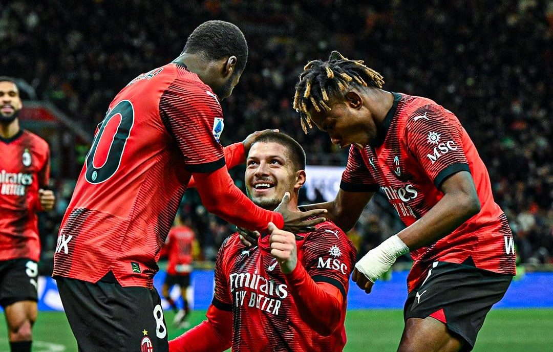 Quem n&atilde;o faz, toma: Milan ensina regra mais b&aacute;sica do futebol em vit&oacute;ria sobre Frosinone na Serie A