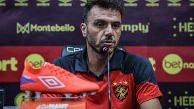 Mariano Soso, novo t&eacute;cnico do Sport, teve fam&iacute;lia perseguida na ditadura e &eacute; f&atilde; de Paulo Freire
