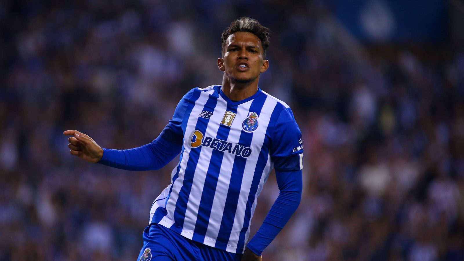 Anunciado pelo Cruzeiro, Gabriel Veron &eacute; boa reposi&ccedil;&atilde;o para Bruno Rodrigues?