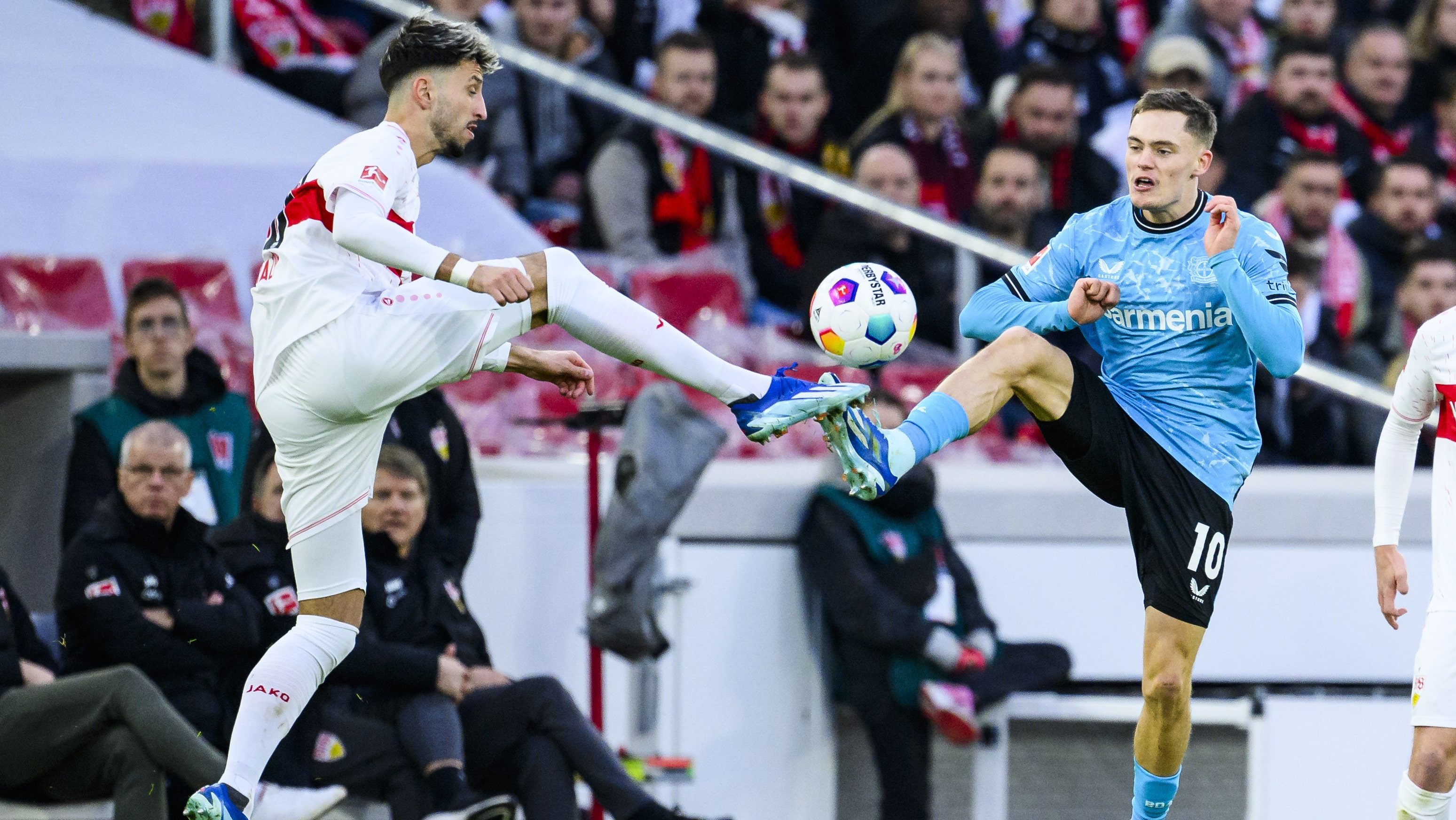 Stuttgart e Bayer Leverkusen ficam no empate em jogo alucinante, e o Bayern agradece
