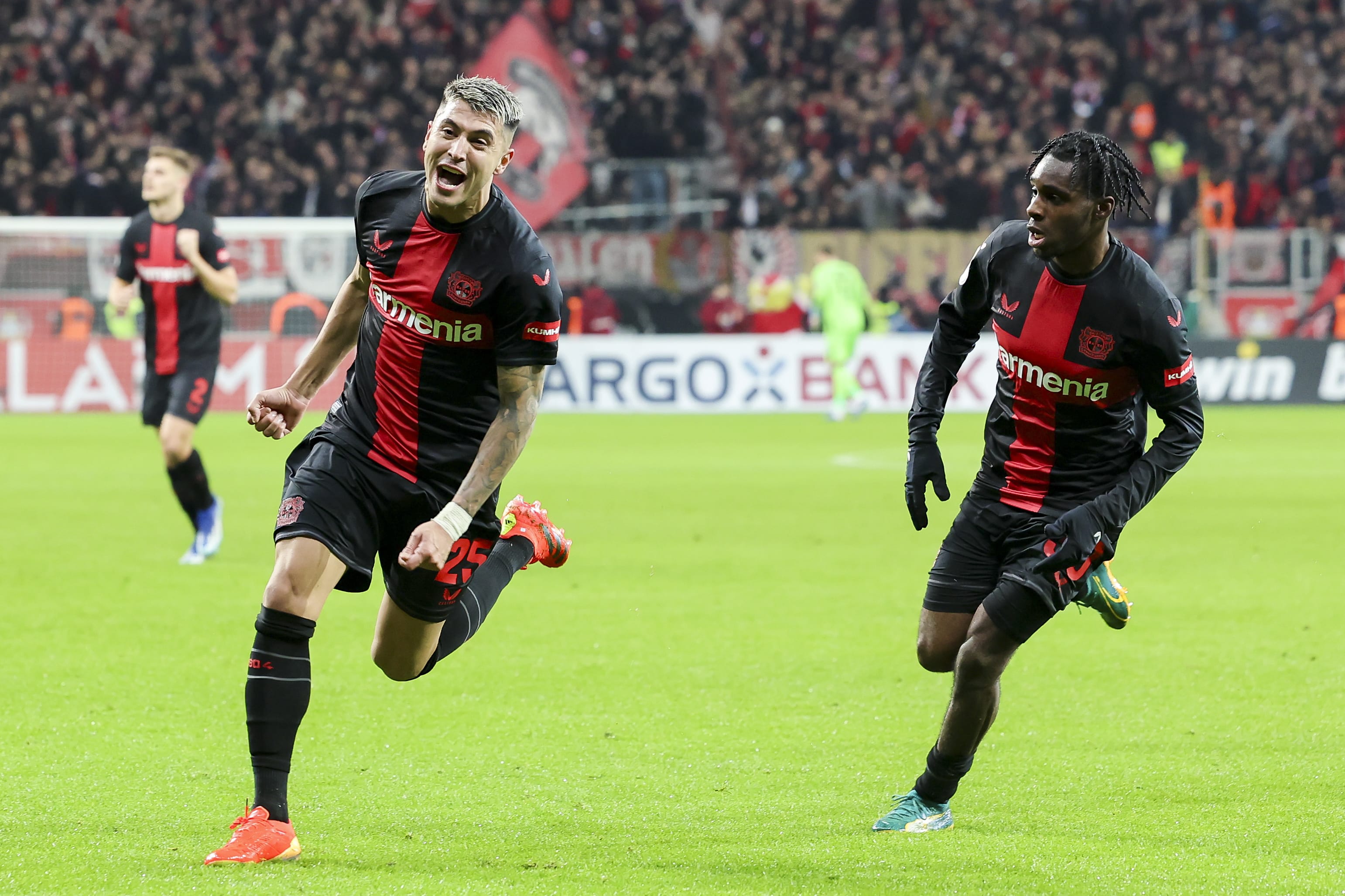 O Leverkusen de video game de Xavi Alonso venceu de novo, se classificou e chegou a 21 jogos invicto