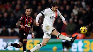 Ap&oacute;s parada card&iacute;aca em campo, capit&atilde;o do Luton Town diz estar bem, mas futuro no futebol ainda &eacute; incerto