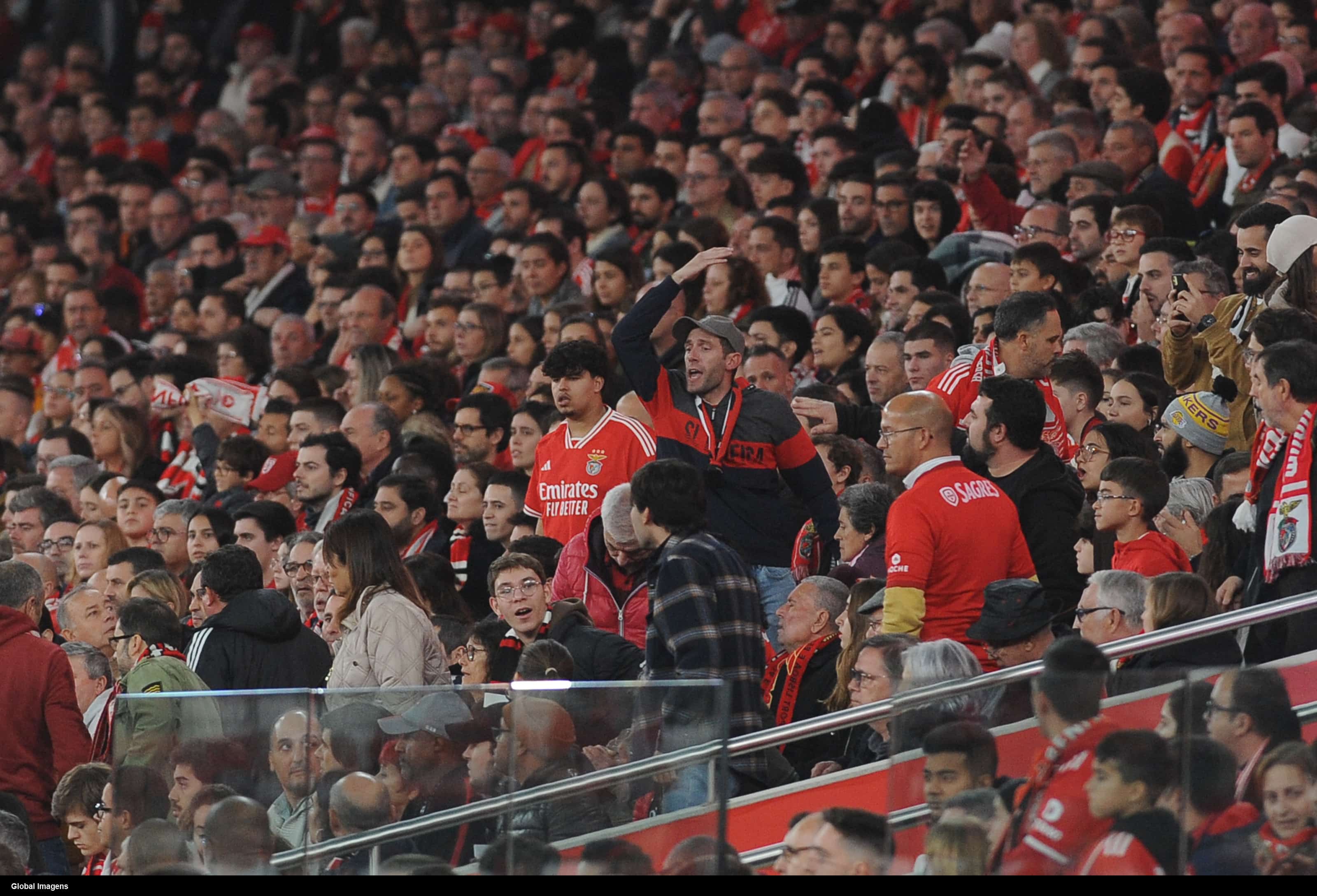 Futebol europeu registra mais um (grave) caso de viol&ecirc;ncia &ndash; e desta vez, dentro do est&aacute;dio