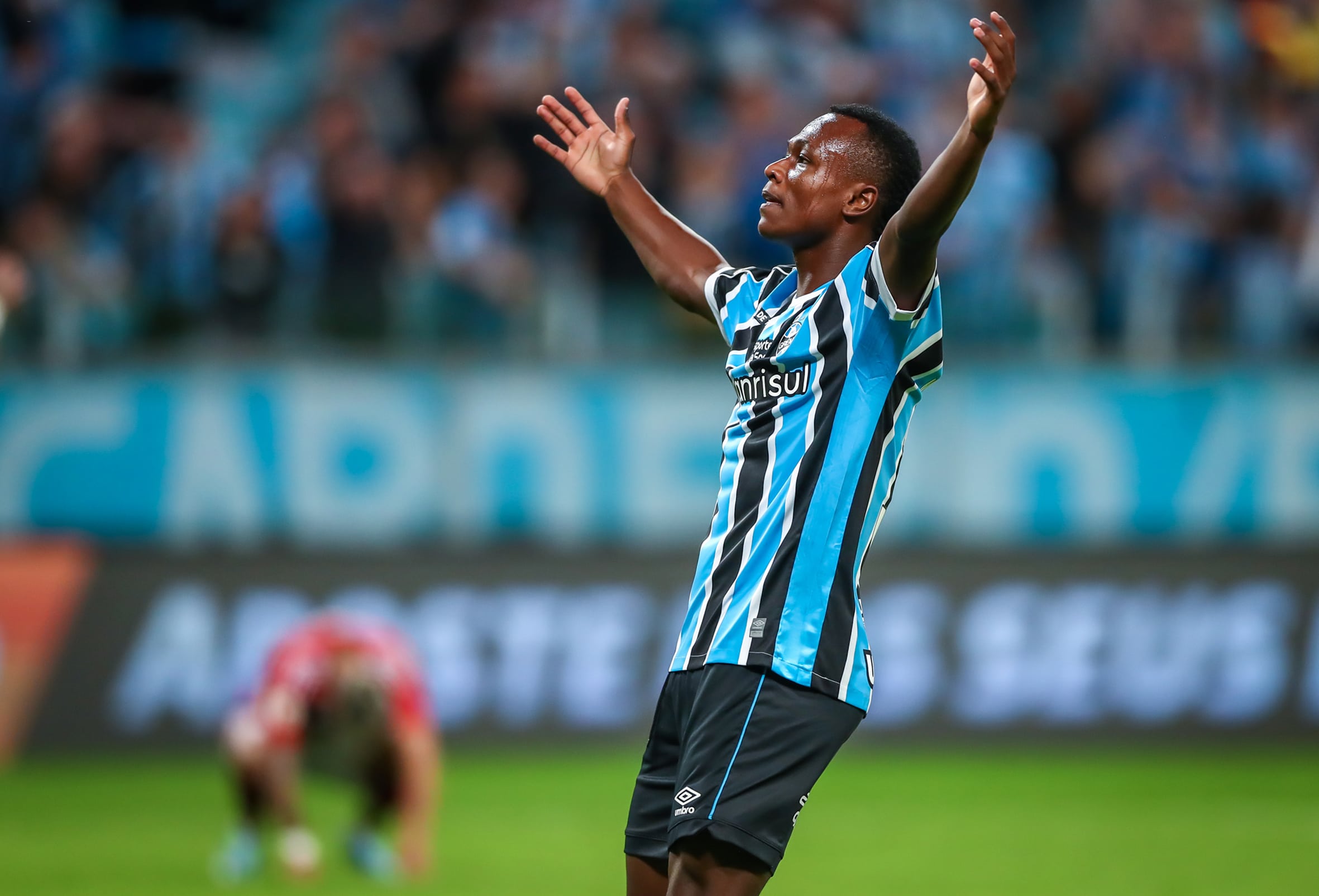 O Gr&ecirc;mio est&aacute; feliz e satisfeito com a ponte entre sua base e o profissional