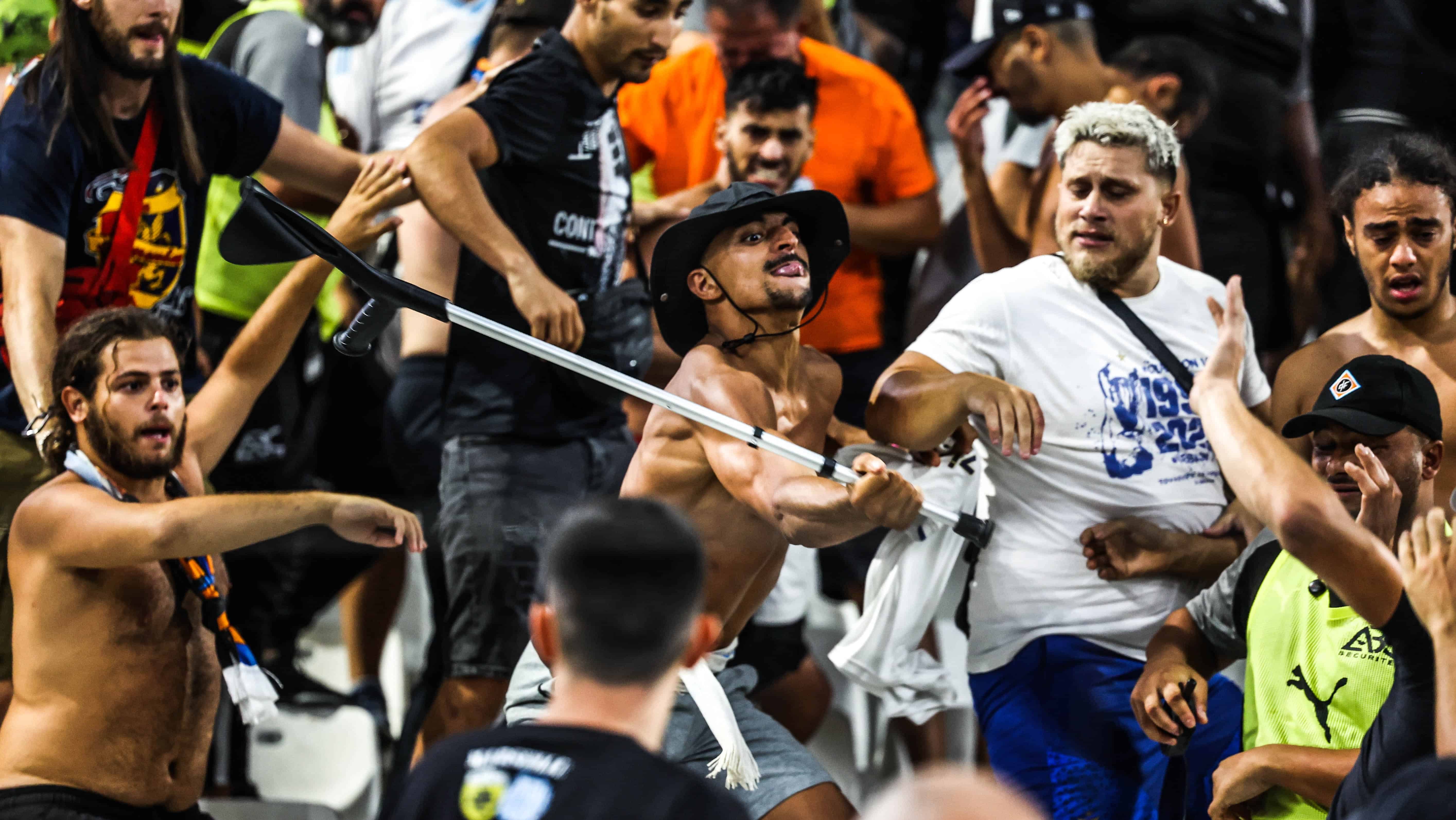 A Fran&ccedil;a est&aacute; banindo torcedores visitantes e provando que n&atilde;o consegue domar a viol&ecirc;ncia antes dos Jogos Ol&iacute;mpicos