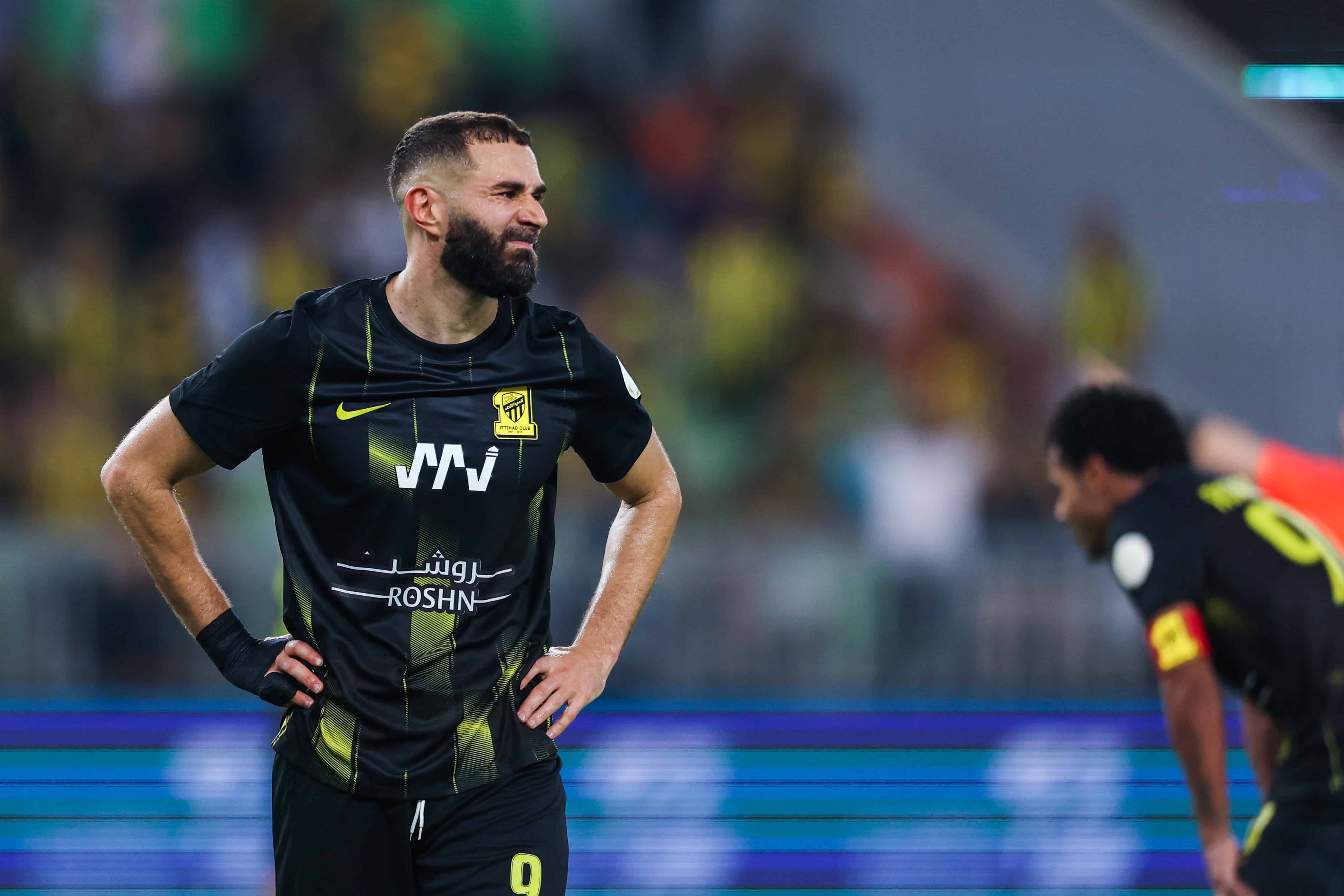 Goleada para time de CR7 aumenta press&atilde;o da torcida do Al-Ittihad sobre Benzema, que apaga as redes sociais