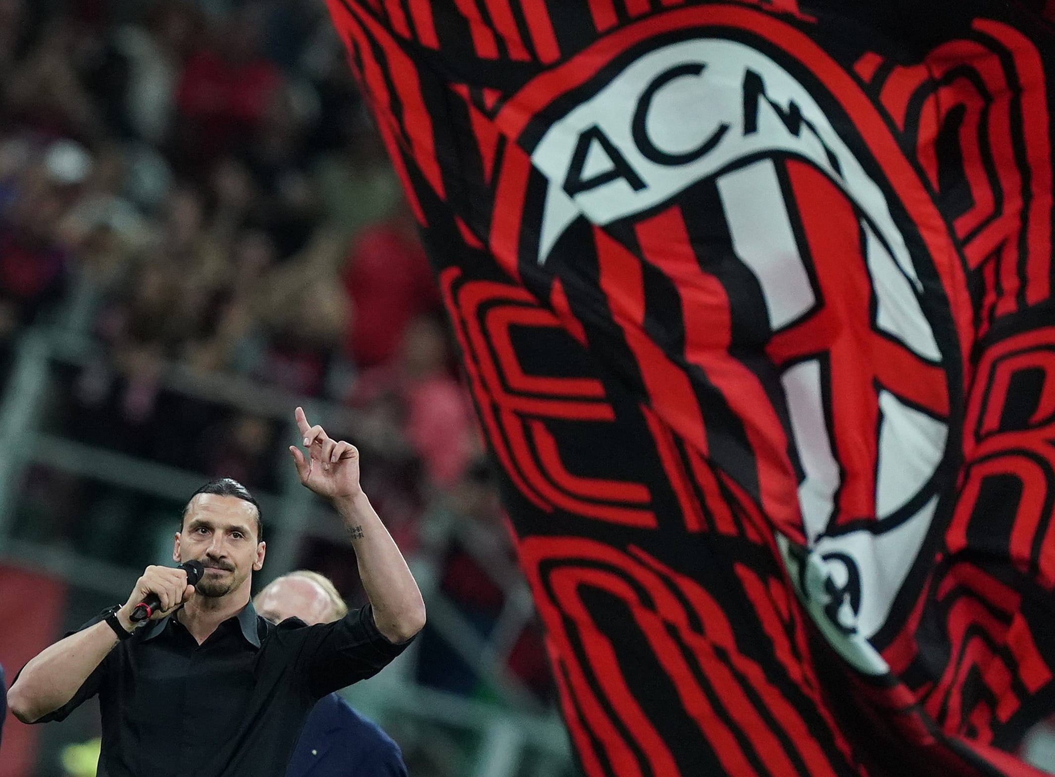 Zlatan n&atilde;o quer sombra e &aacute;gua fresca: Ibrahimovic volta ao Milan para exercer novo papel nos bastidores
