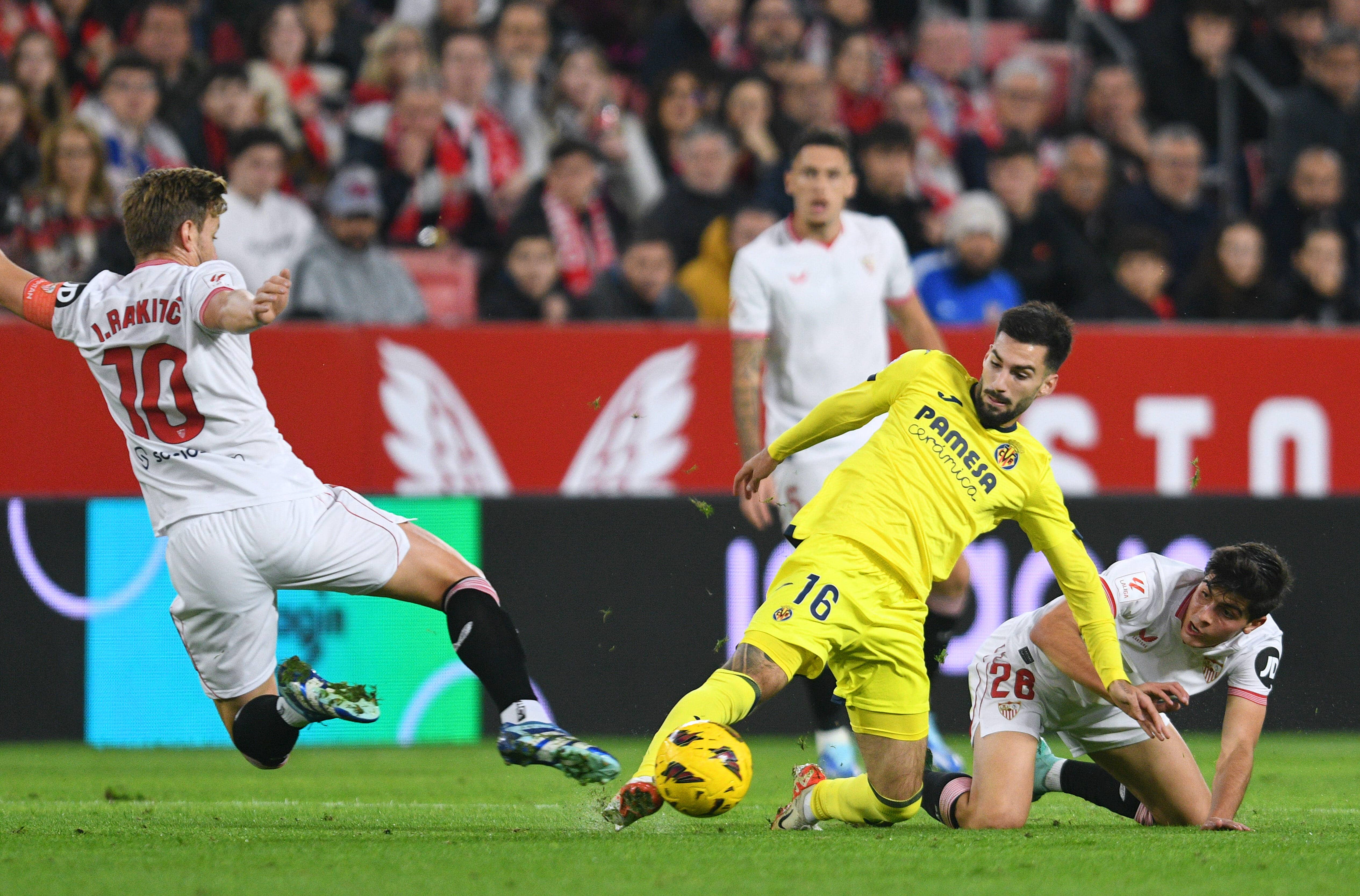 Empate movimentado frustra Sevilla e Villarreal, que seguem decepcionando em La Liga