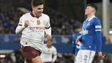 Everton at&eacute; assusta, mas Manchester City espanta m&aacute; fase na Premier League para voltar a vencer