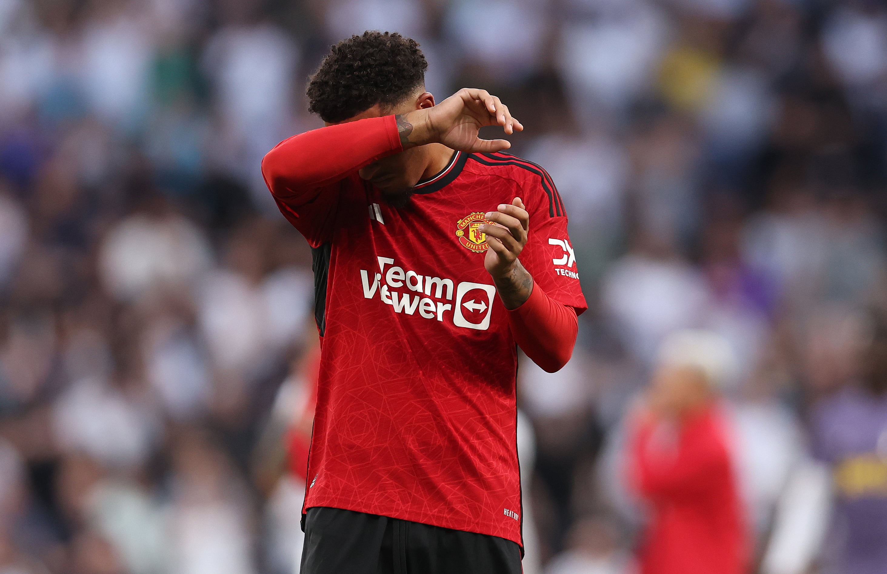 Manchester United precisa desovar Sancho e v&ecirc; em troca por Raphinha a situa&ccedil;&atilde;o perfeita