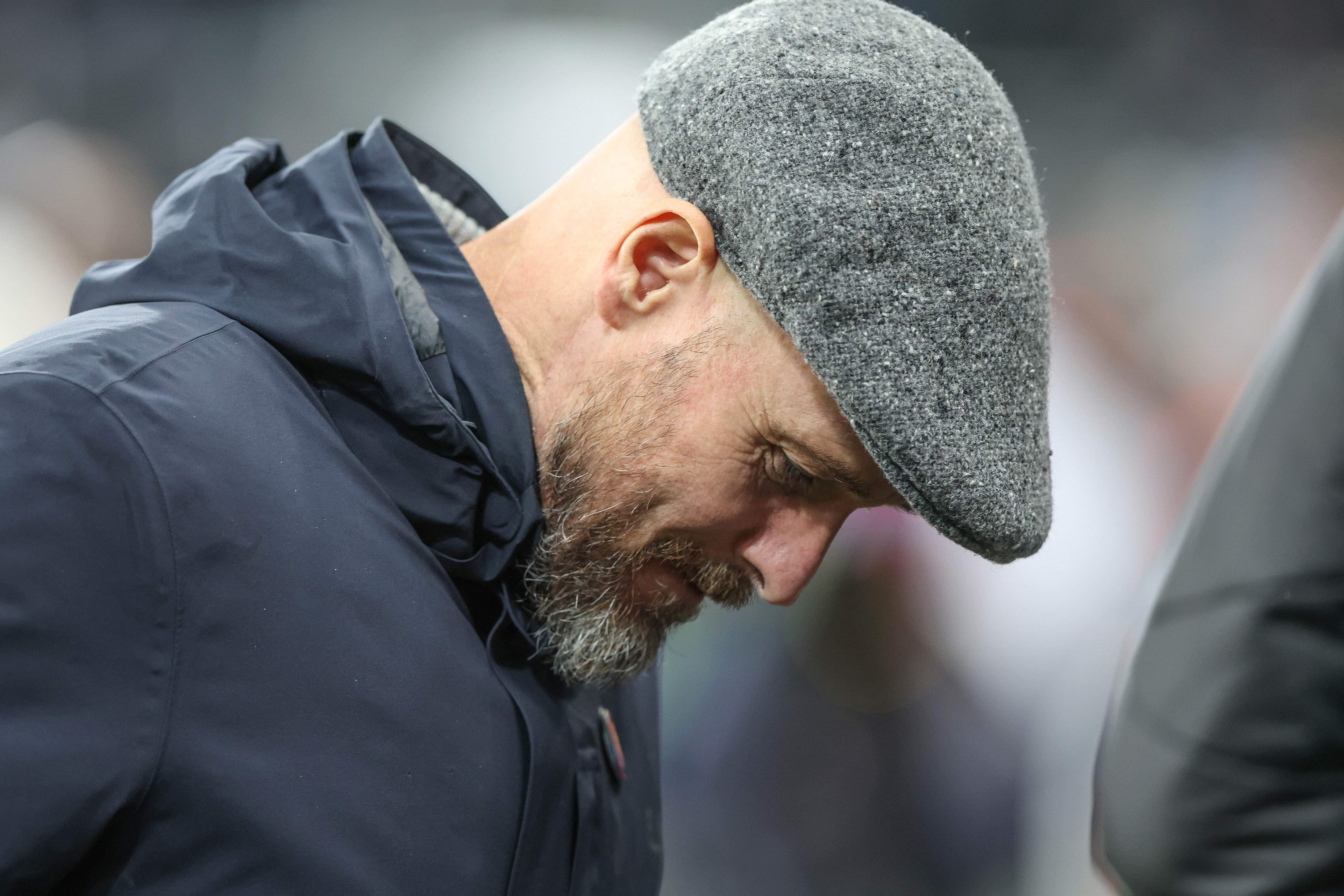 Ten Hag tenta (de novo) juntar cacos do Manchester United e (de novo) n&atilde;o consegue