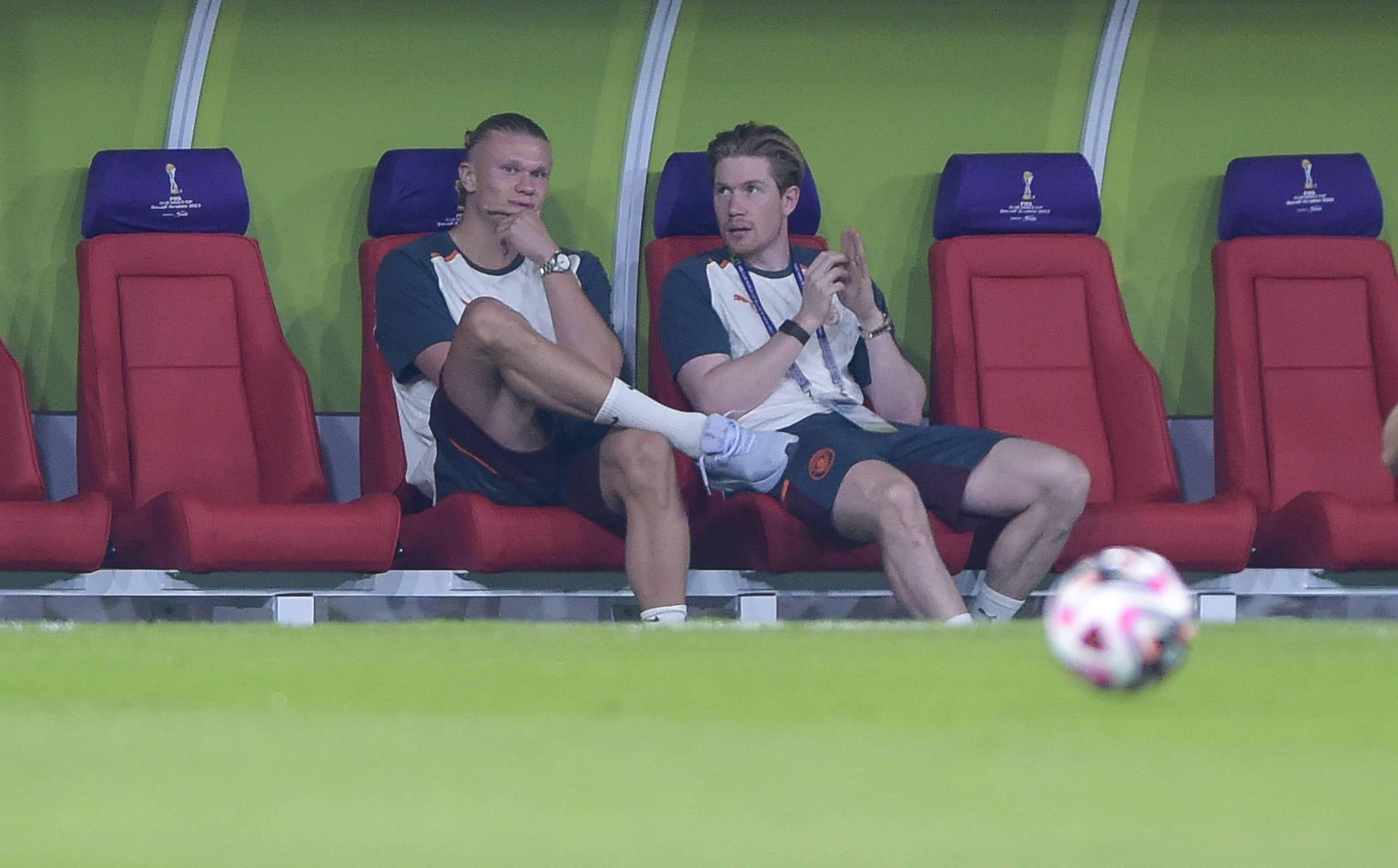 De Bruyne e Haaland treinam, mas n&atilde;o jogam: &eacute; sobre quanto Manchester City liga para o Mundial?