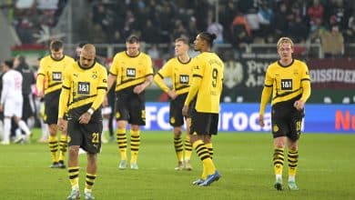 Goleiro salva o Augsburg de levar virada, e Borussia Dortmund decreta crise na Bundesliga