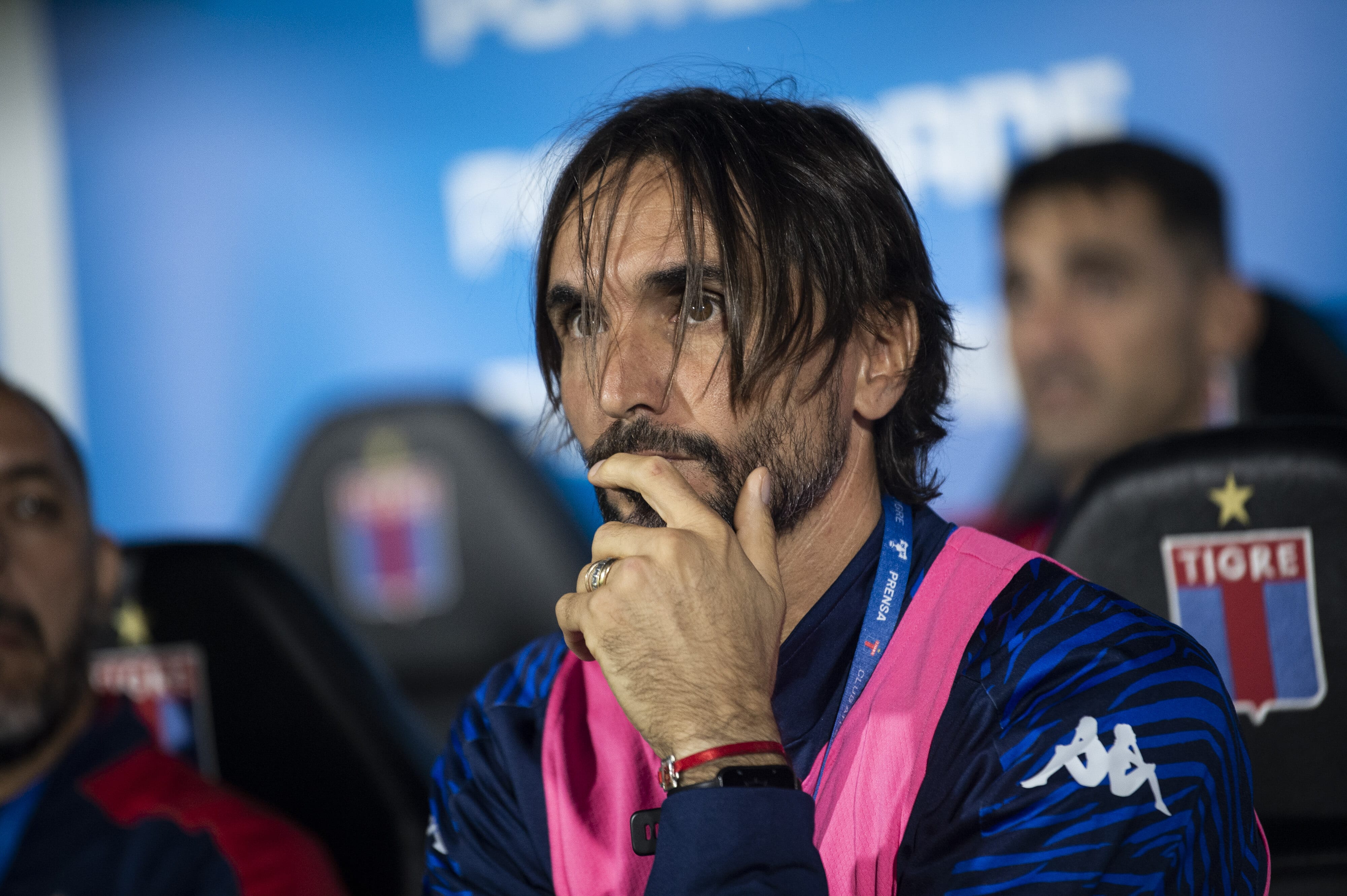 Conhe&ccedil;a Diego Mart&iacute;nez, o novo treinador do Boca Juniors que j&aacute; tem liga&ccedil;&otilde;es profundas com os Xeneizes