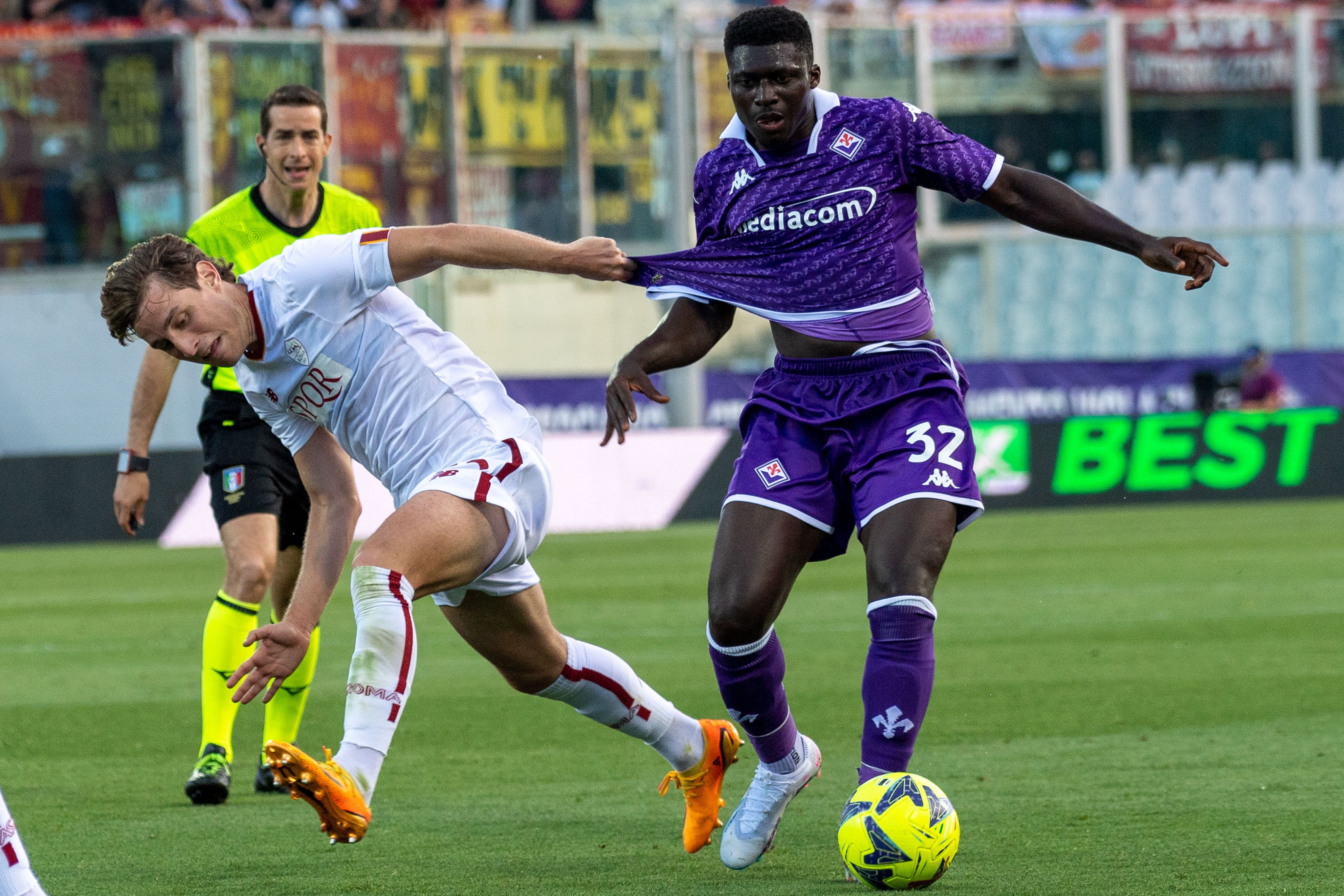 A Roma recebe a Fioretina e, se quiser ir para a Europa, precisa vencer