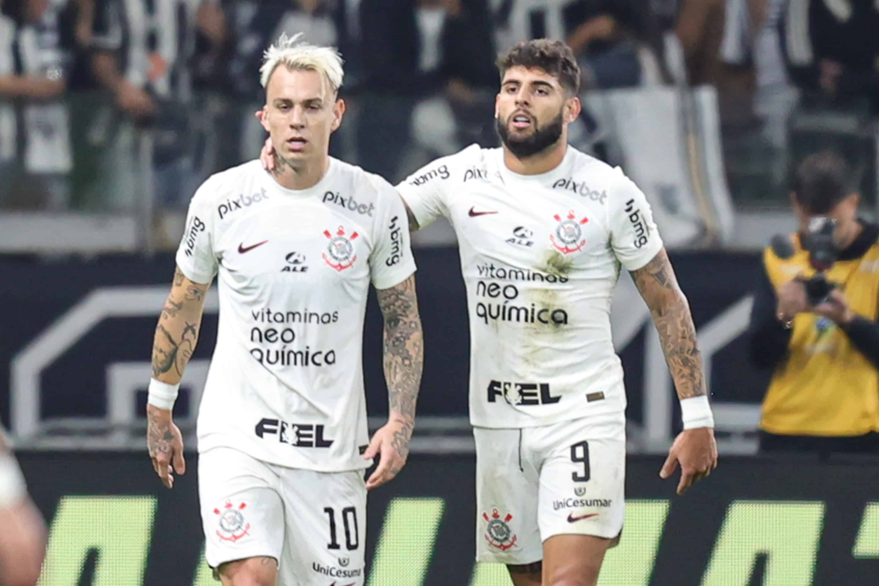 Sa&iacute;da de Roger Guedes atrapalhou ataque do Corinthians, e &Aacute;ngel Romero precisou ser o salvador na reta final