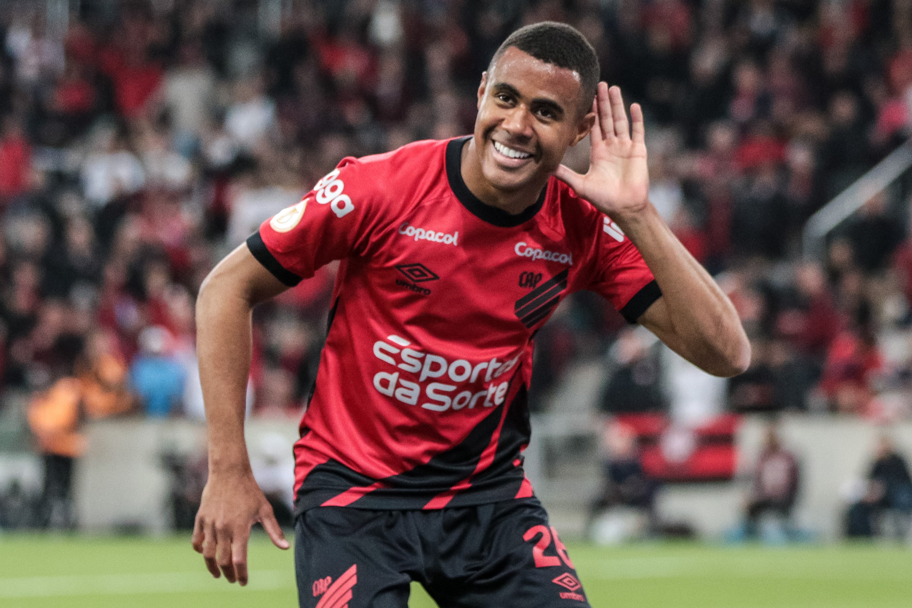 Corinthians at&eacute; tem feito boas propostas no mercado da bola, mas coleciona sequ&ecirc;ncia de &lsquo;n&atilde;os&rsquo;