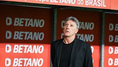 Papai Noel &eacute; vermelho, mas pode trazer a tona os maiores desejos do Gr&ecirc;mio: Libertadores e Brasileiro