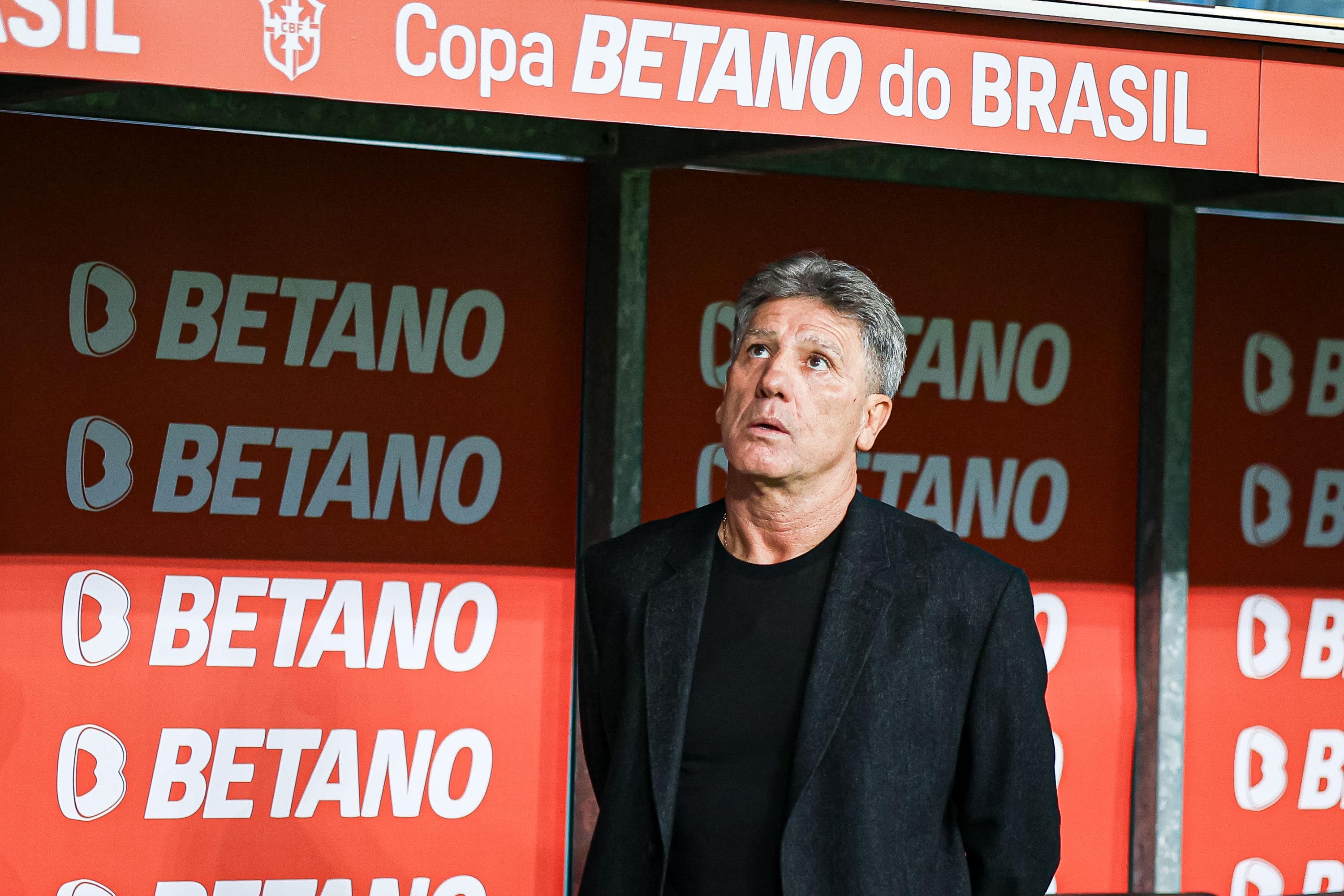 Papai Noel &eacute; vermelho, mas pode trazer a tona os maiores desejos do Gr&ecirc;mio: Libertadores e Brasileiro