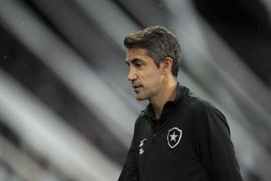 Ex-Botafogo, Bruno Lage veta negocia&ccedil;&atilde;o de jovem argentino com o Santos