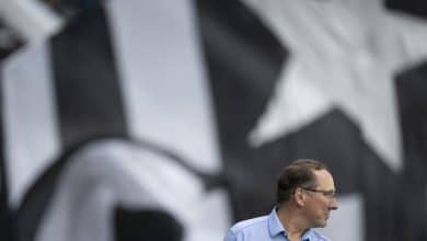 Sem t&iacute;tulo e sem muita vergonha, Botafogo e Textor insistem em teoria da conspira&ccedil;&atilde;o pr&oacute;-Palmeiras
