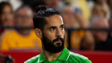 Isco defende &aacute;rbitros e crit&iacute;ca o VAR: &lsquo;Exp&otilde;e demais quem apita o jogo&rsquo;