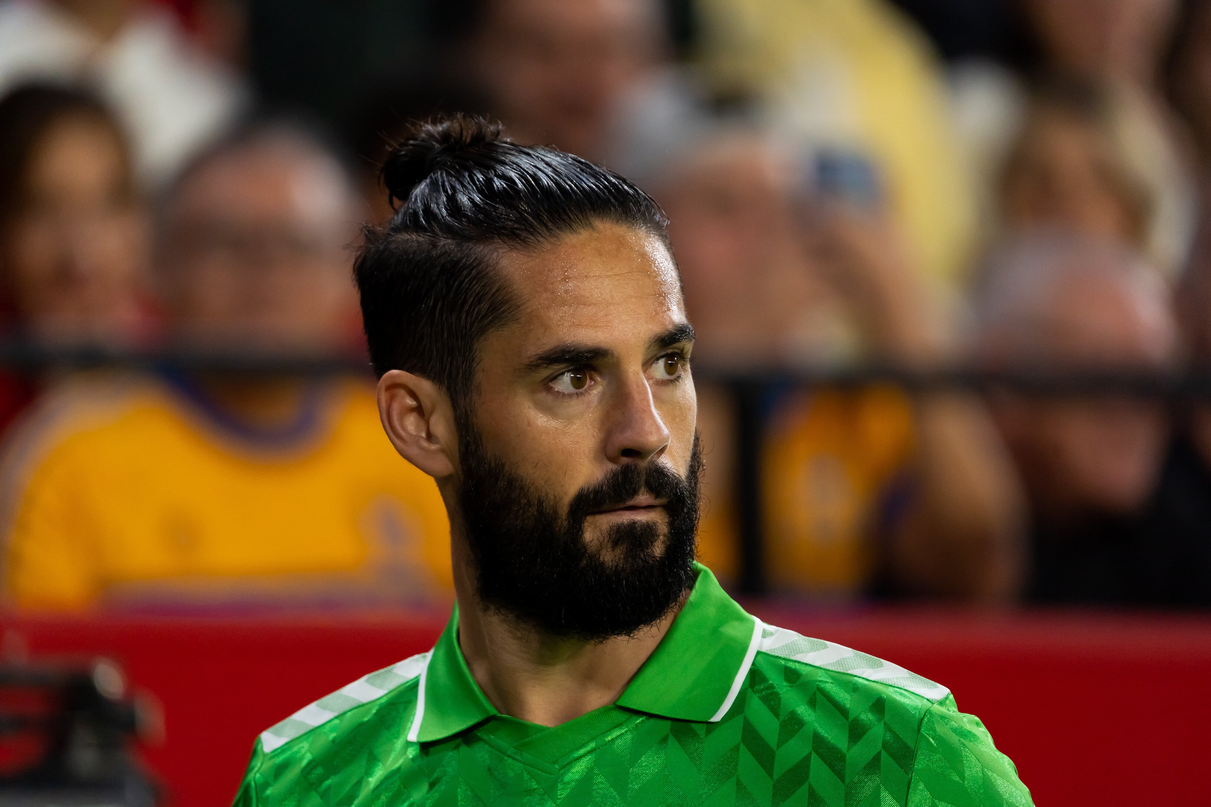 Isco defende &aacute;rbitros e crit&iacute;ca o VAR: &lsquo;Exp&otilde;e demais quem apita o jogo&rsquo;