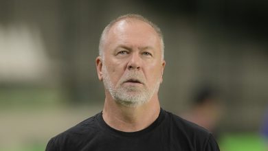 Mano Menezes faz autocr&iacute;tica, diz que ningu&eacute;m est&aacute; satisfeito no Corinthians e quer acelerar processo para 2024