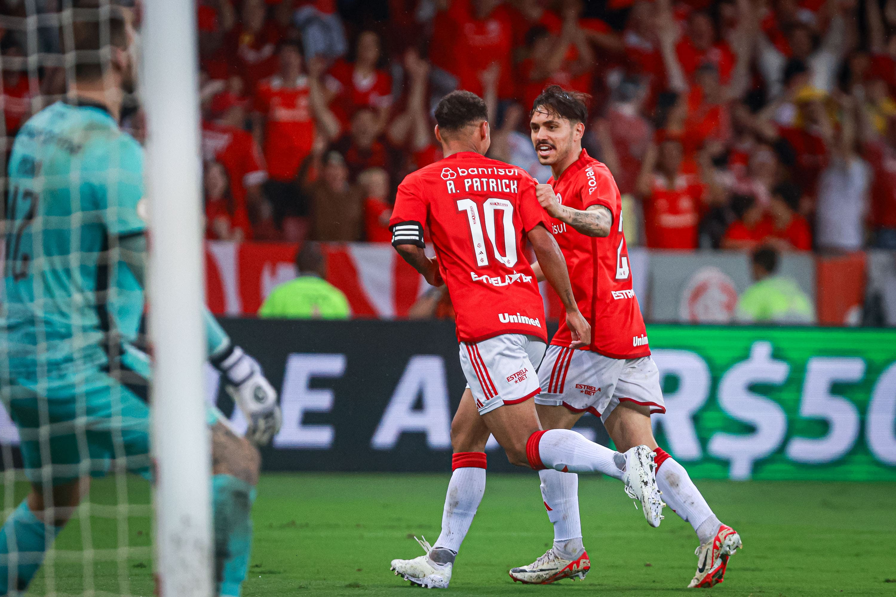 Internacional confirma l&oacute;gica do final do ano, vence quarta seguida e deixa Botafogo fora do G4