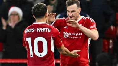 Chris Wood faz tr&ecirc;s, e Nottingham Forest sai do sufoco com virada sobre o Newcastle fora de casa