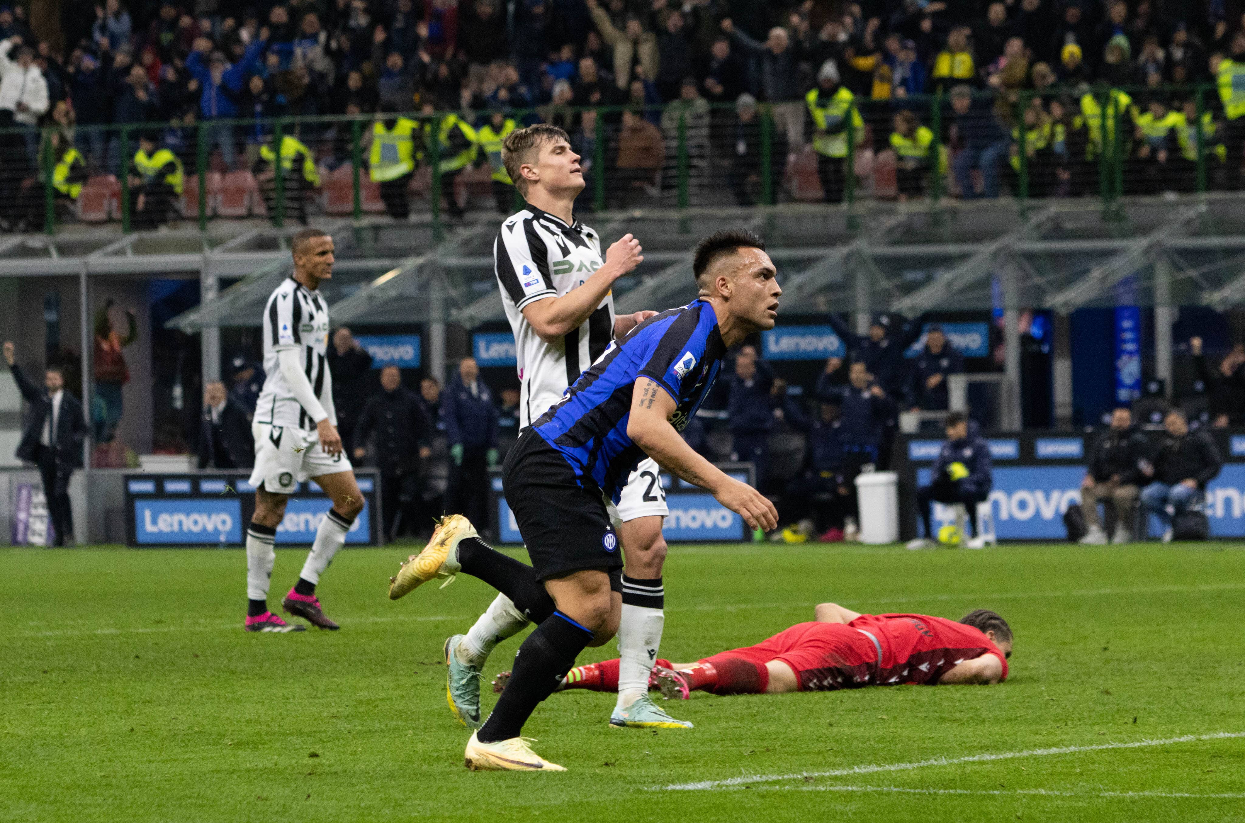 Pela defesa da lideran&ccedil;a, a Internazionale tem que sapecar a fr&aacute;gil Udinese