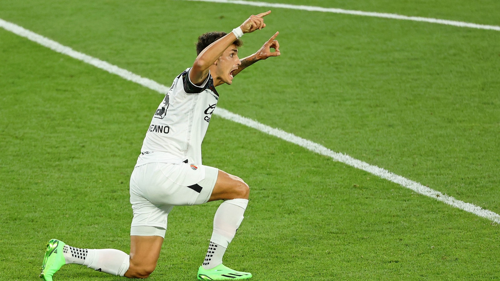 Como joga Juan Dinenno, o prov&aacute;vel novo &lsquo;camisa 9&rsquo; do Cruzeiro