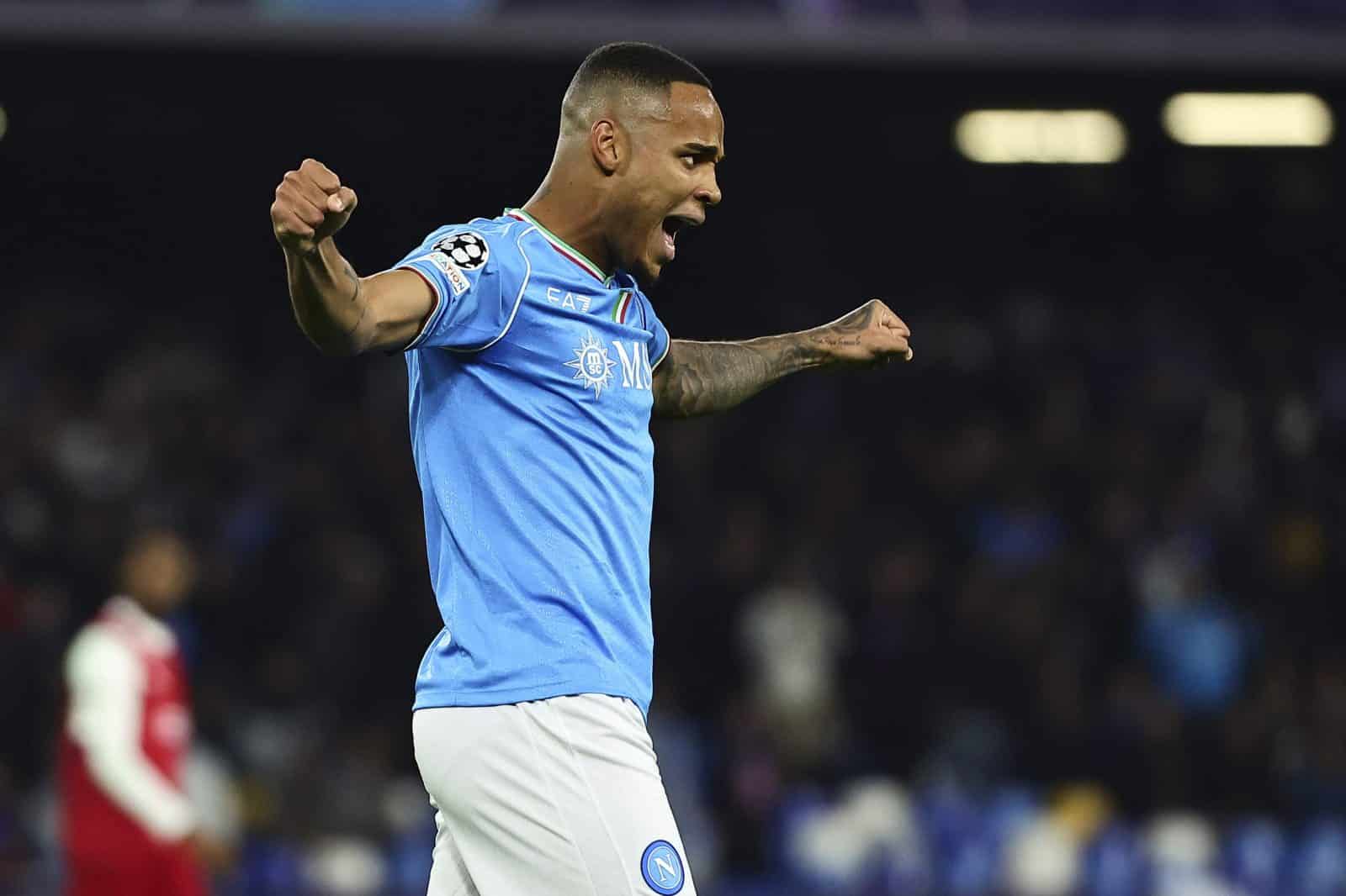 Lateral brasileiro Natan fez grande partida e terminou o confronto com uma assist&ecirc;ncia