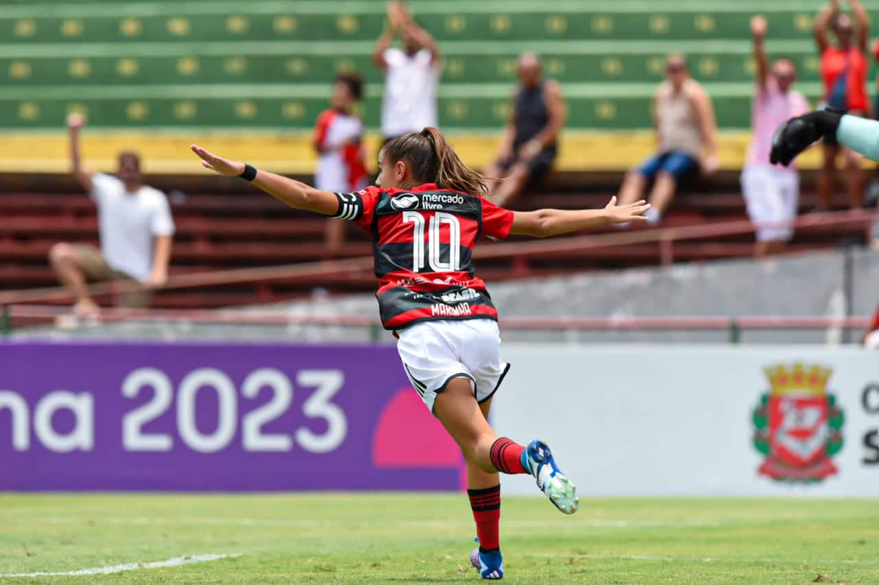 Flamengo supera o Botafogo na final e levanta a ta&ccedil;a da primeira Copinha Feminina da hist&oacute;ria