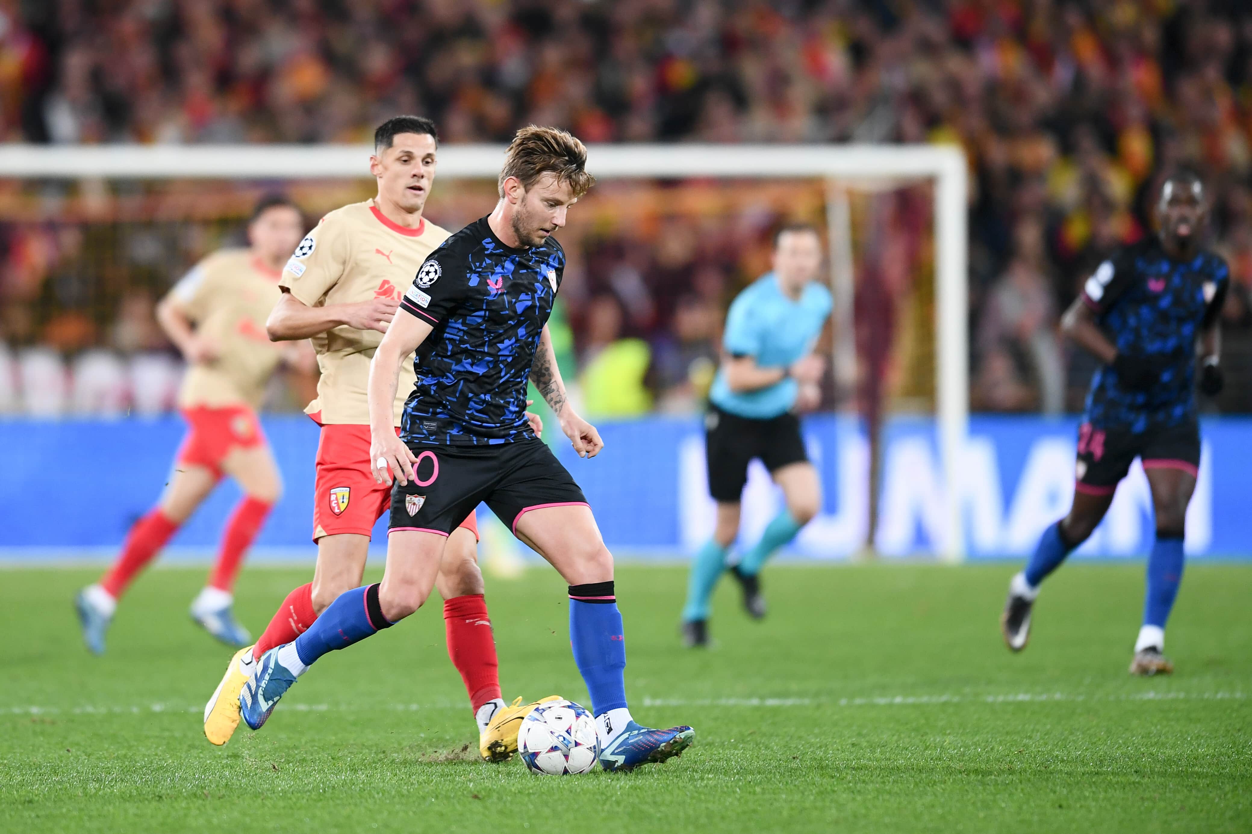 Como a elimina&ccedil;&atilde;o do Sevilla na Champions League vai impactar nas contas do clube em 2024