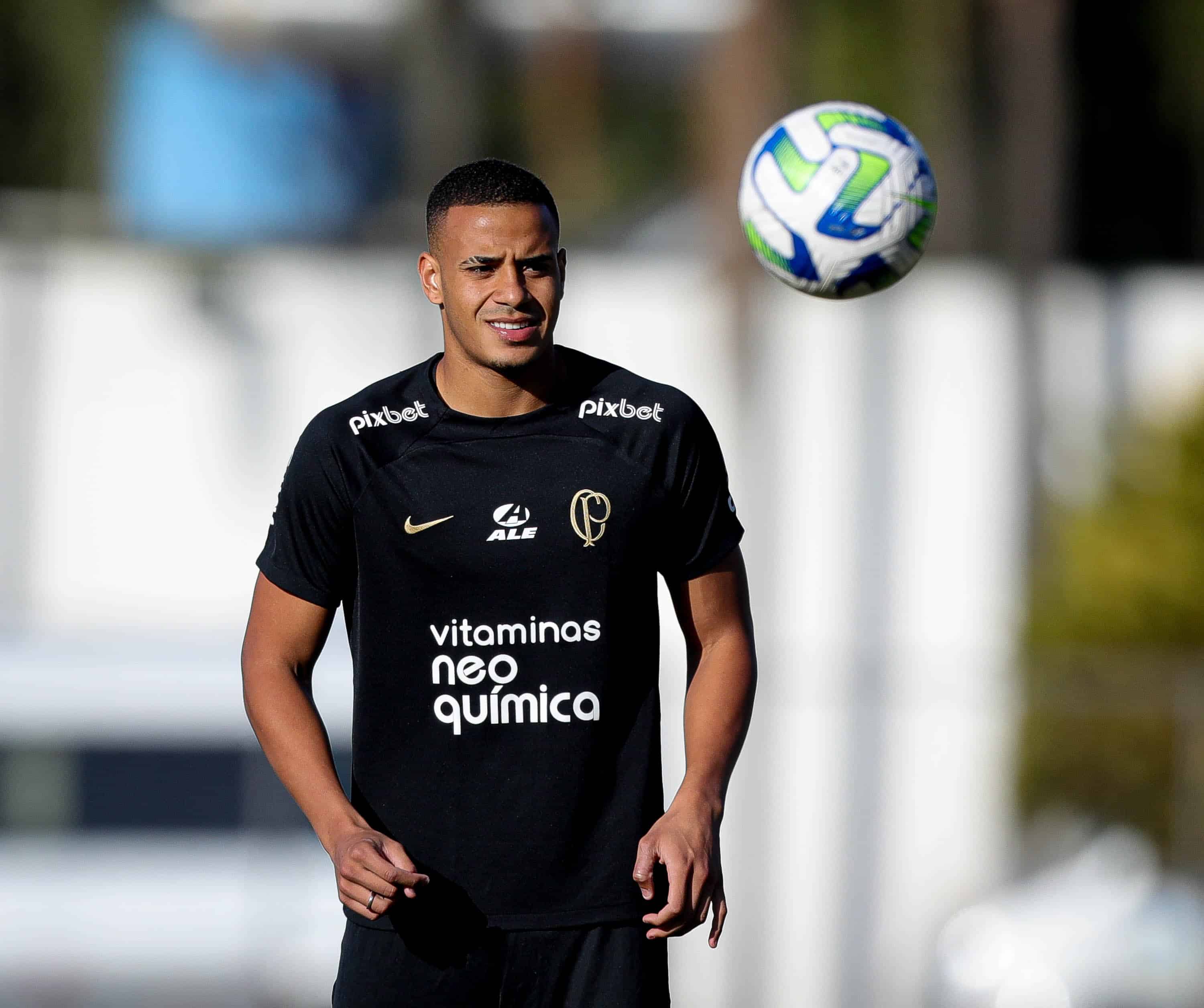 Defesa do Corinthians revelou Murillo para o futebol, ma sofreu com problemas nas duas laterais