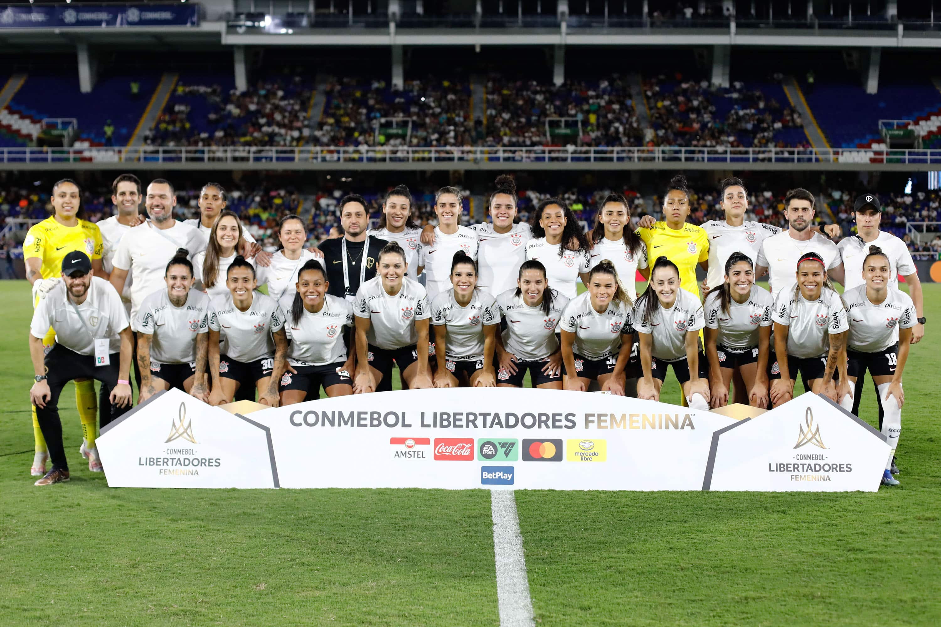 Time feminino do Corinthians n&atilde;o renova com cinco jogadoras para primeiro ano sem Arthur Elias