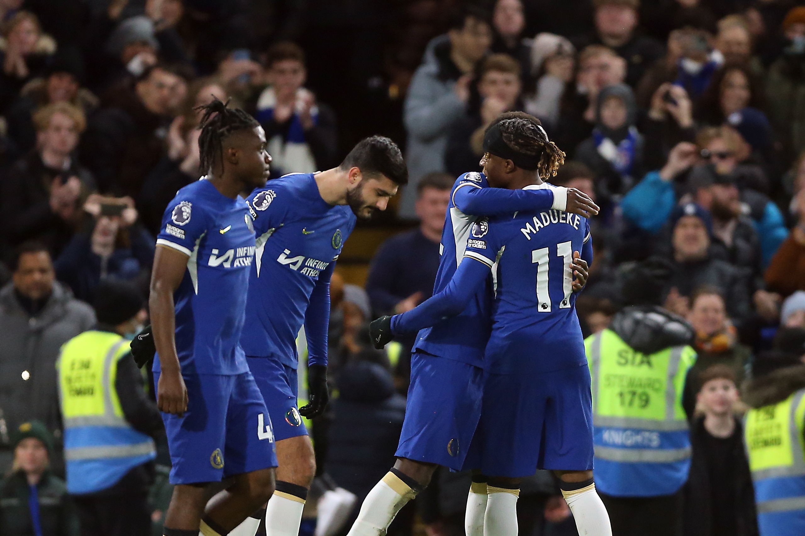 Her&oacute;i improv&aacute;vel, Madueke mudou o jogo e deu ao Chelsea uma importante vit&oacute;ria contra o Palace
