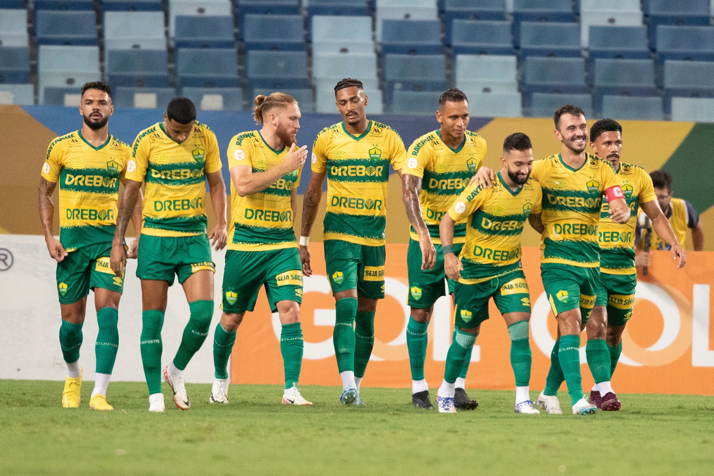 N&atilde;o valia muita coisa, mas o Cuiab&aacute; venceu o Athletico-PR sem sustos e encerrou o Brasileir&atilde;o com o p&eacute; direito