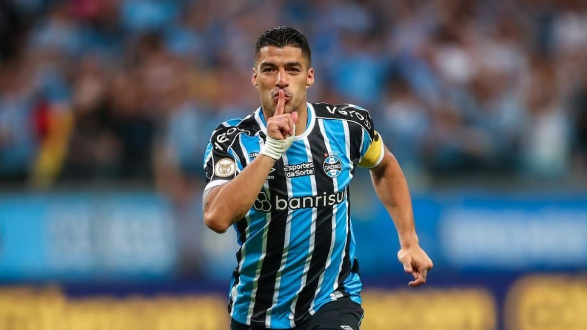 Su&aacute;rez decide em sua despedida da Arena do Gr&ecirc;mio, e estende agonia do Vasco para &uacute;ltima rodada