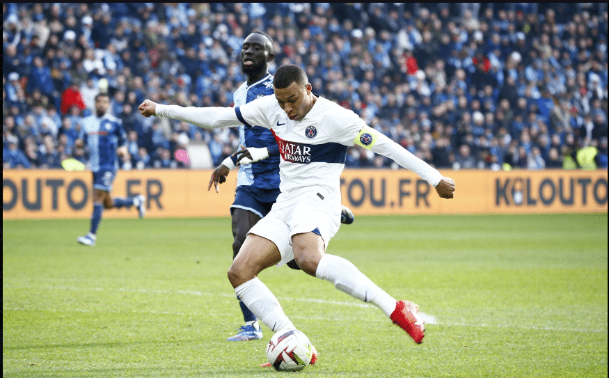Donnarumma sofre expuls&atilde;o rel&acirc;mpago, mas goleiro reserva brilha e PSG bate Le Havre por 2 x 0