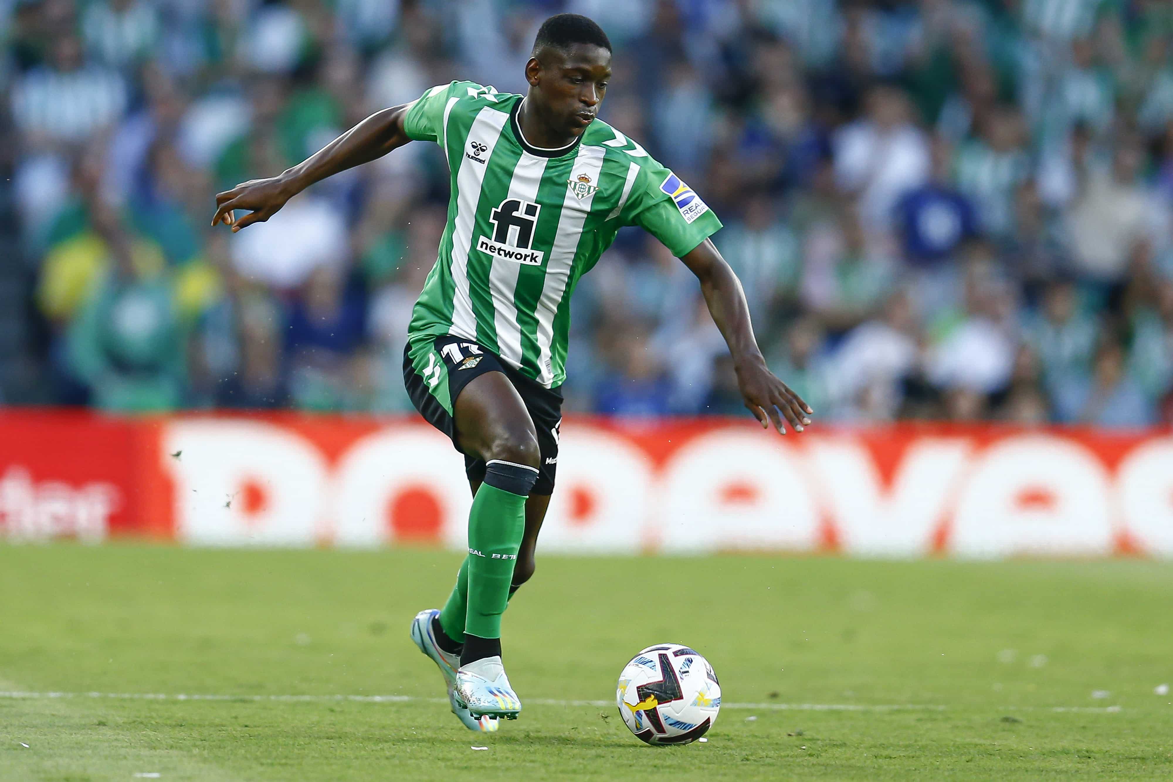 Luiz Henrique n&atilde;o &eacute; t&atilde;o vers&aacute;til, mas se encaixa mais no perfil que o Flamengo quer