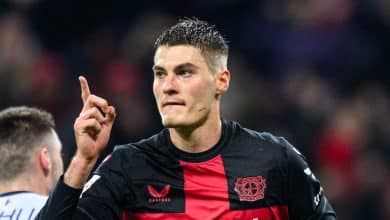 O Leverkusen venceu outra na Bundesliga, dessa vez com endiabrado Schick cravando tr&ecirc;s