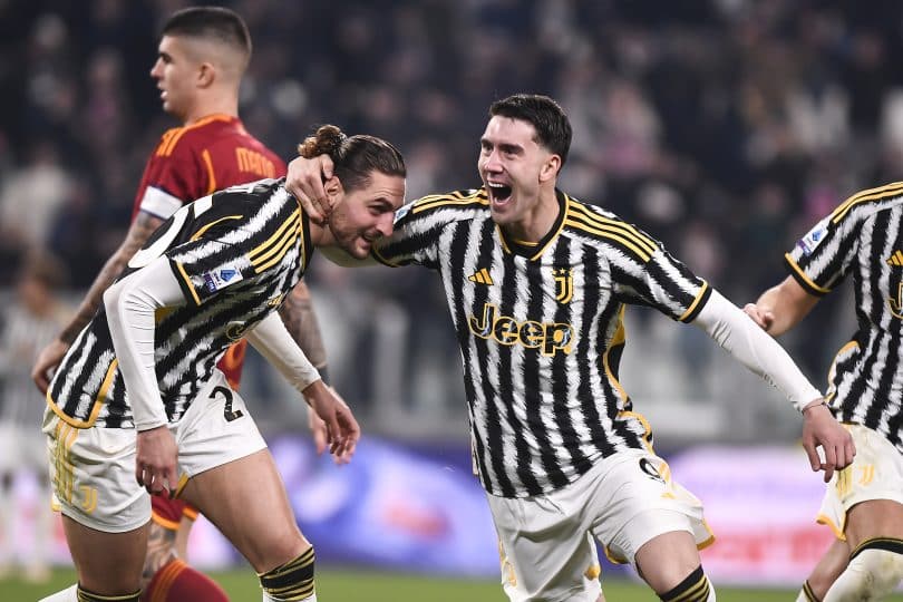 Juventus faz jogo perfeito na defesa, encerra 2023 com vitória sobre a Roma e encurta distância para líder Inter