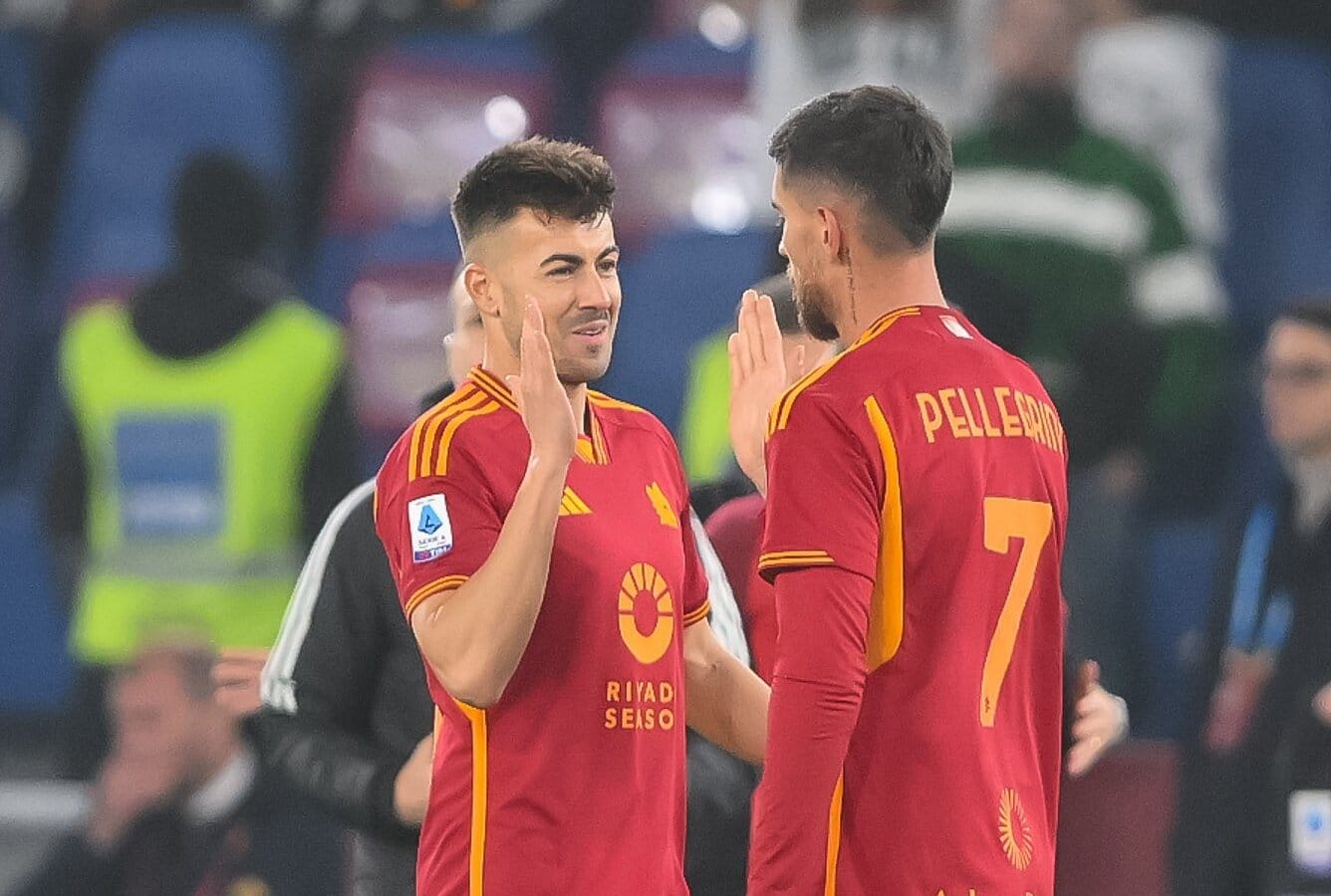 Em jogo de pouco futebol, Roma se aproveita de expuls&atilde;o de Politano para bater Napoli