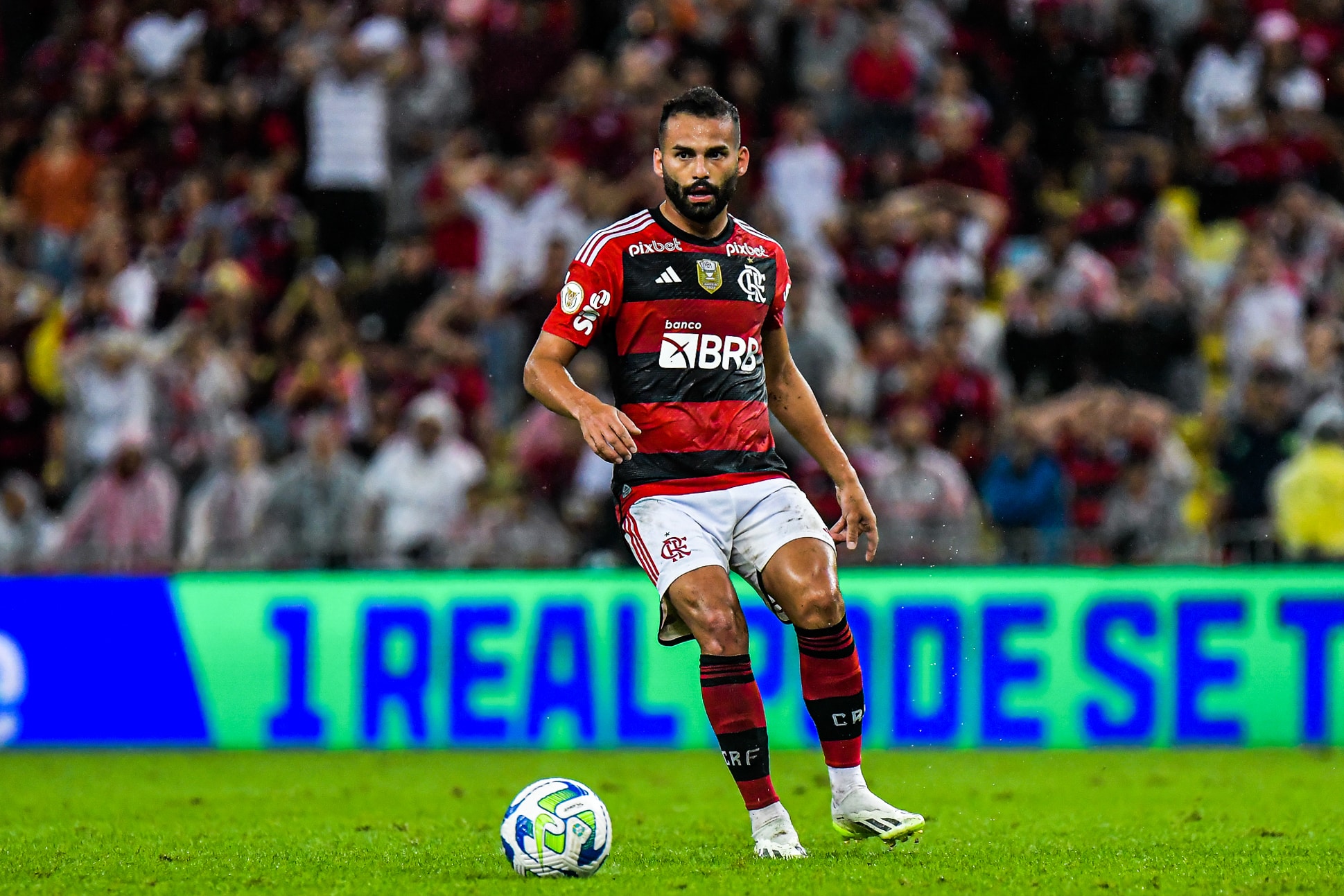 Sondagens n&atilde;o mexem com Thiago Maia, que s&oacute; sai do Flamengo por &oacute;tima oferta