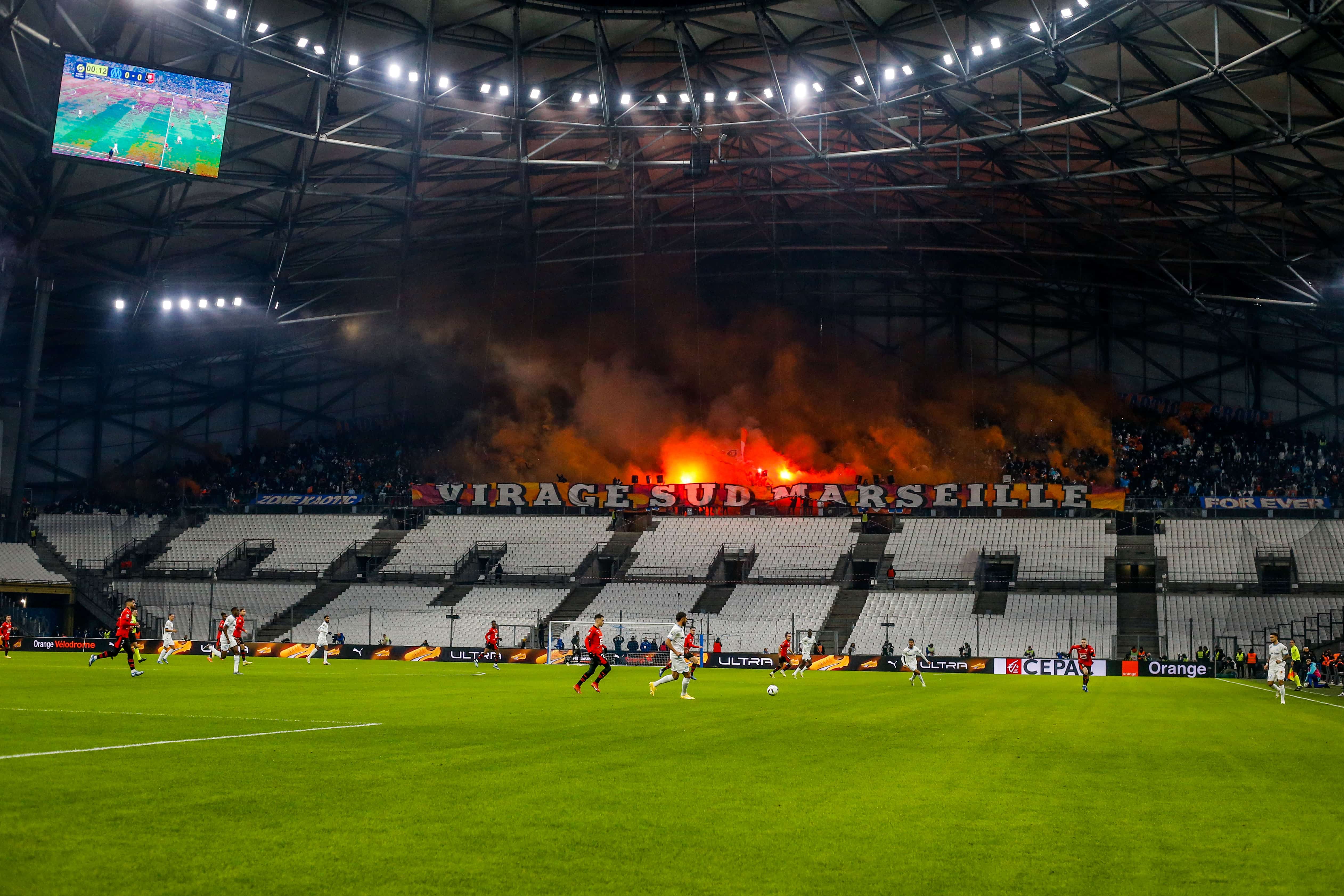 Morte e viol&ecirc;ncia podem levar &agrave; decis&atilde;o radical e futebol franc&ecirc;s pode mudar para sempre