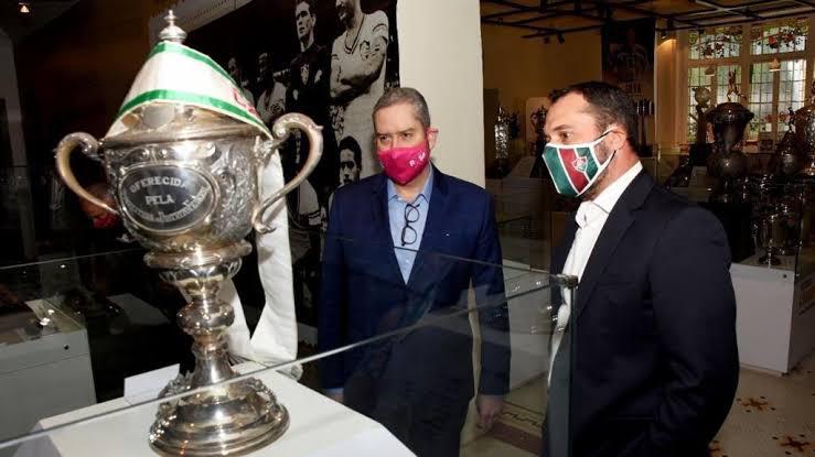 Ent&atilde;o presidente da CBF, Rog&eacute;rio Caboclo foi &agrave;s Laranjeiras com M&aacute;rio Bittencourt em 2021 e entidade passou a apoiar pleito do Fluminense na Fifa - Foto: Mailson Santana/Fluminense FC