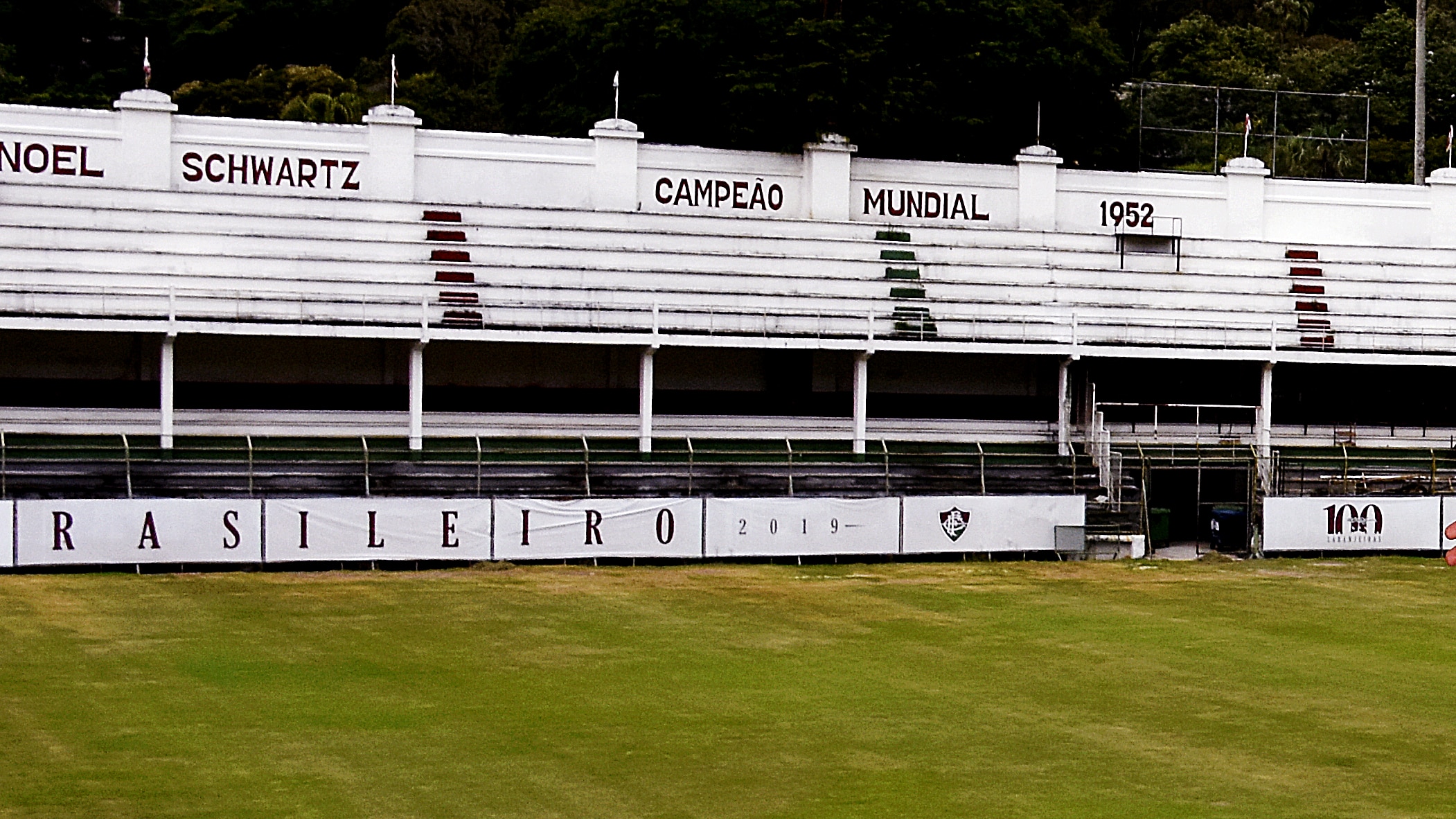 Est&aacute;dio das Laranjeiras estampa desde 2012 as inscri&ccedil;&otilde;es "Campe&atilde;o Mundial 1952" - Foto: Mailson Santana - Fluminense F.C.